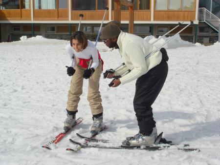Fity-Mahouele et Loobna au ski.